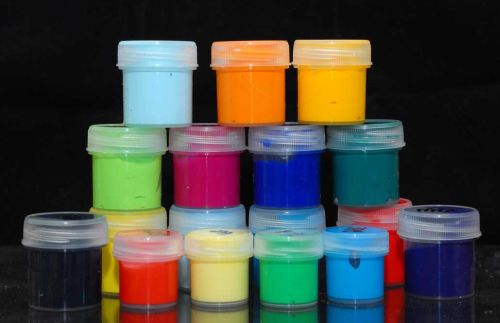 Производители предлагают широкий спектр цветов для покраски пола